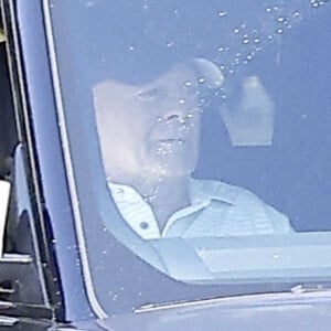 Studio City, CA - EXCLUSIF - L'acteur Bruce Willis, qui a été diagnostiqué comme étant atteint de démence, est vu en train de se promener en voiture à Studio City avec ses gardes du corps.