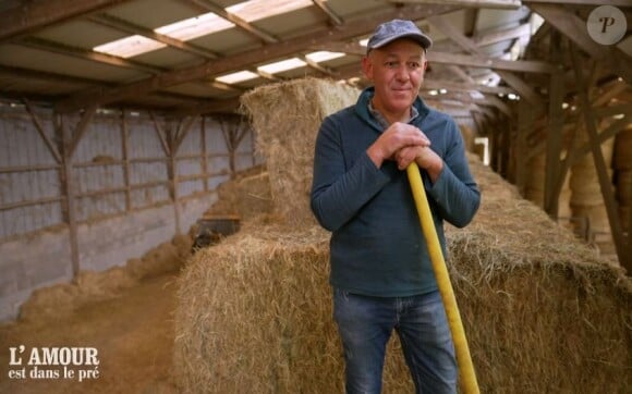 Renaud lors du tournage de son portrait de "L'amour est dans le pré 2024", diffusion le 15 janvier, sur M6