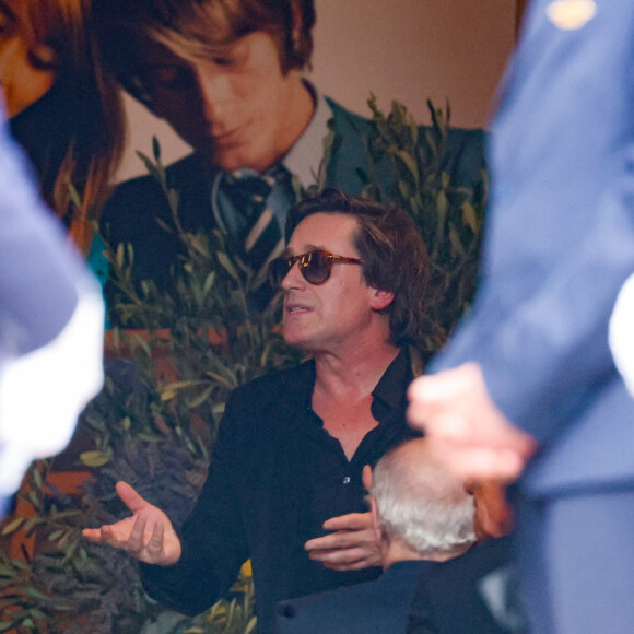 Thomas Dutronc - Sortie des obsèques de l'auteure-compositrice-interprète et actrice française Françoise Hardy au crématorium du cimetière du Père-Lachaise à Paris, France, le 20 juin 2024. © Jacovides-Moreau/Bestimage