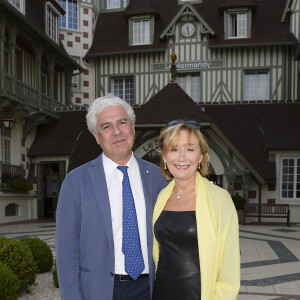 Philippe Raffard a notamment des business dans le vignoble du bordelais...Marie-Anne Chazel et son compagnon Philippe Raffard - Inauguration de l'hôtel Barrière Le Normandy à Deauville, le 18 juin 2016. © Coadic Guirec/Bestimage