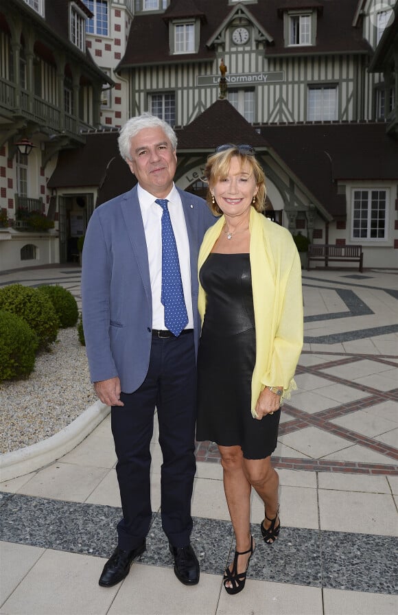 Philippe Raffard a notamment des business dans le vignoble du bordelais...Marie-Anne Chazel et son compagnon Philippe Raffard - Inauguration de l'hôtel Barrière Le Normandy à Deauville, le 18 juin 2016. © Coadic Guirec/Bestimage