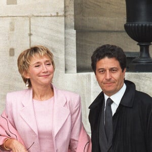 © ABACA. 14761-14. Neuilly, 11/10/99. Mariage civil de Michel Sardou et Anne-Marie Périer. Marie-Anne Chazel et Christian Clavier.