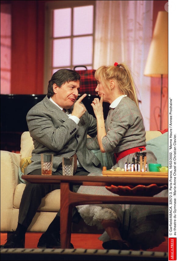 © Garfield/ABACA. 32572-3. Paris-France, 16/02/2002. Meme Heure l'Annee Prochaine au theatre du Gymnase : Marie-Anne Chazel et Christian Clavier.