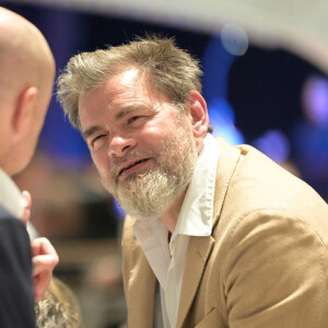 "Dans l'effort, j'aime être seul."
Clovis Cornillac - Dîner de charité Breitling à la Samaritaine pour l'association "Premiers de Cordée" à Paris le 4 avril 2024.  © Rachid Bellak/Bestimage 