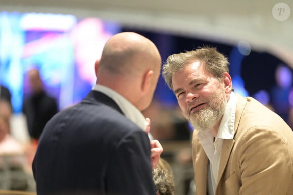 "Dans l'effort, j'aime être seul."
Clovis Cornillac - Dîner de charité Breitling à la Samaritaine pour l'association "Premiers de Cordée" à Paris le 4 avril 2024.  © Rachid Bellak/Bestimage 