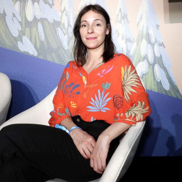 Lolita Sechan ( Fille du chanteur Renaud Sechan ) Festival du livre de Paris 2024 - Festival du livre de Paris 2024 le 13 avril 2024. © Cedric Perrin / Bestimage  Paris Book Festival in Paris on 13/04/2024