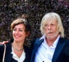 Renaud, 72 ans, s'est récemment marié avec Cerise, de 29 ans sa cadette
Le chanteur Renaud (Renaud Séchan) et sa compagne Cerise (de son vrai prénom Christine) - Mariage d'Hugues Aufray et de Murielle Mégevand à la mairie de Marly-Le Roy, France. 