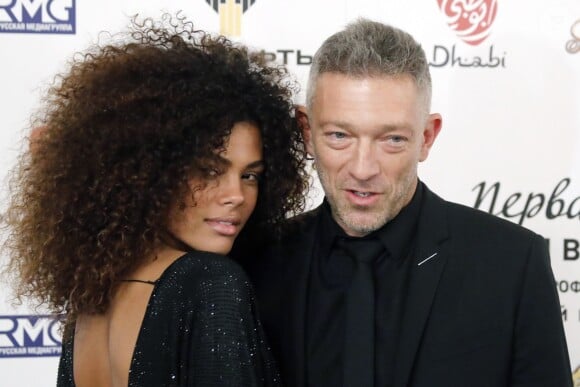 Vincent Cassel et sa compagne Tina Kunakey lors des Prix internationaux de musique ''BraVo'' au théâtre Bolshoi à Moscou, Russie, le 11 march 2018.