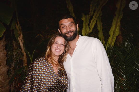 De son côté, Ramzy Bedia très proche de ses deux filles, a refait sa vie avec Marion qui lui a donné un petit Georges en 2020.
Exclusif - Ramzy Bedia et sa compagne Marion - After show lors du festival "Marrakech du Rire 2018" à Marrakech au Maroc le 24 juin 2018. © Rachid Bellak/Bestimage