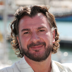 Michaël Youn a récemment fait encore parler de lui !
Michael Youn - Photocall du film "Flashback" lors de la 26ème Edition du Festival de la Fiction de La Rochelle. © Patrick Bernard / Bestimage 