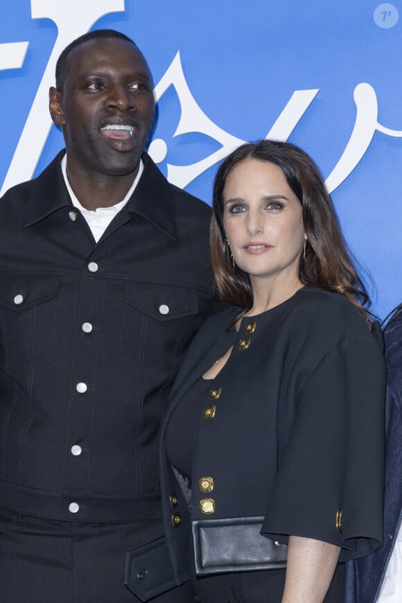 Hélène Sy est engagée dans l'association CeKeDuBonheur, qui aide les enfants hospitalisés
Omar Sy, Hélène Sy au photocall du défilé Homme Louis Vuitton Printemps/Été 2025 dans le cadre de la Fashion Week de Paris, France. © Olivier Borde/Bestimage 