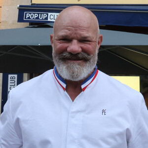 Le chef Philippe Etchebest décline son plat "Signature" en mode street food au sein du Pop Up Club à Bordeaux. © Fabien Cottereau / Bestimage