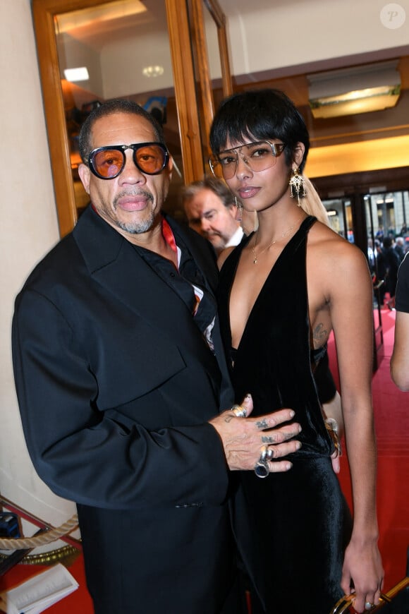 Exclusif - Joeystarr et sa compagne Pauline Latchoumanin arrivant au "concerto pour la paix" de Omar Harfouch au théâtre des Champs-Elysées à Paris le 18 septembre 2024. © Rachid Bellak / Bestimage 