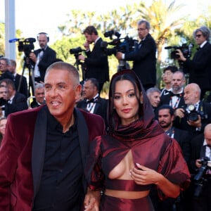 Samy Naceri et Sofia Athena - Montée des marches pour la cérémonie de clôture du 77ème Festival International du Film de Cannes au Palais des Festivals à Cannes. Le 25 mai 2024 © Jacovides-Moreau / Bestimage