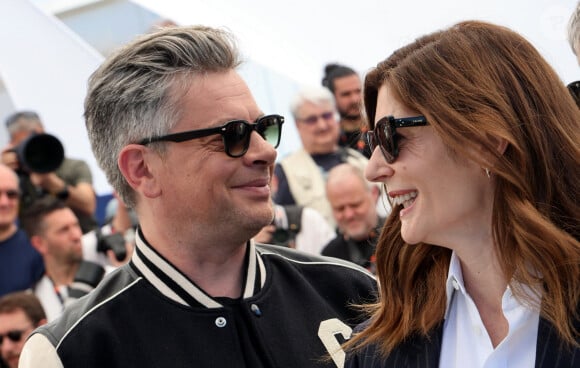 Benjamin Biolay et Chiara Mastroianni - Photocall du film "Marcello Mio" (Compétition) lors du 77ème Festival International du Film de Cannes (14 - 25 mai 2024), le 22 mai 2024. © Jacovides / Moreau / Bestimage 