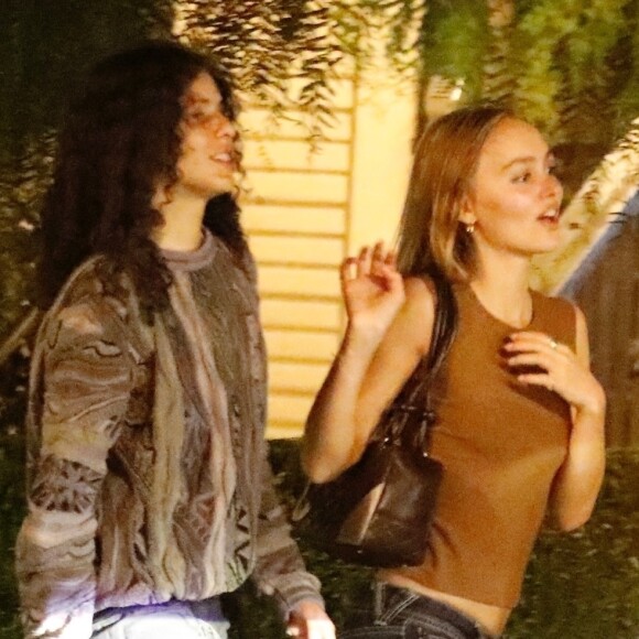 Lily-Rose Depp et sa petite amie 070 Shake sortent dîner au San Vicente Bungalows, un club privé réservé aux membres.