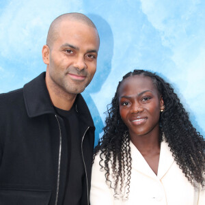 Paré d'un bomber accordé à son pantalon noir, l'entrepreneur de 42 ans a également été immortalisé aux côtés de la célèbre judokate Clarisse Agbegnenou.
Tony Parker et La Championne Olympique Paris 24, Clarisse Agbegnenou - Célébrités au Défilé Dior, Collection Prêt-à-porter Printemps / Eté 2025 dans le cadre de la Fashion Week de Paris, France, le 24 Septembre 2024. © Bertrand Rindoff / Bestimage 