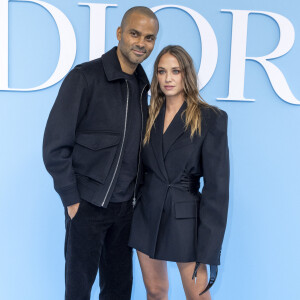 Quant à Agathe Teyssier, elle a fait l'unanimité avec sa mini-robe blazer. 
Tony Parker et sa compagne Agathe Teyssier Napoletano au photocall du défilé de mode féminine Dior printemps-été 2025 lors de la Fashion Week de Paris (PFW), à Paris, France, le 24 septembre 2024. © Olivier Borde/Bestimage 