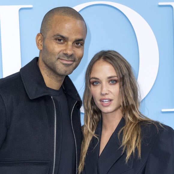 Etant brillamment accordés, les tourtereaux se sont affichés très complices devant les photographes.
Tony Parker et sa compagne Agathe Teyssier Napoletano au photocall du défilé de mode féminine Dior printemps-été 2025 lors de la Fashion Week de Paris (PFW), à Paris, France, le 24 septembre 2024. © Olivier Borde/Bestimage 