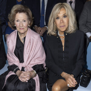 La reine Sonja de Norvège et la première dame française Brigitte Macron au Front Row du défilé de mode féminine Dior printemps-été 2025 lors de la Fashion Week de Paris (PFW), à Paris, France, le 24 septembre 2024. © Olivier Borde/Bestimage 