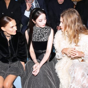 Natalie Portman, Dilraba Dilmurat et Natalia Vodianova au Défilé Dior, Collection Prêt-à-porter Printemps / Eté 2025 dans le cadre de la Fashion Week de Paris, France, le 24 Septembre 2024. © Bertrand Rindoff / Bestimage 