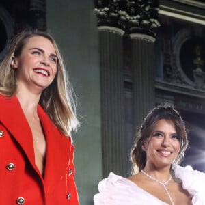 Cara Delevingne et Eva Longoria - Défilé " L'Oréal Paris – Walk Your Worth ", Collection Prêt-à-porter Printemps / Eté 2025 dans le cadre de la Fashion Week de Paris, France, le 23 Septembre 2024. © Bertrand Rindoff / Bestimage 