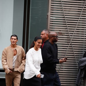 Omar Rudberg, Tina Kunakey - Arrivées au défilé de mode Femmes Printemps/Été 2025 "Courrèges" lors de la fashion week de Paris. Le 25 septembre 2024 © Christophe Clovis / Bestimage 