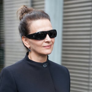 Juliette Binoche - Arrivées au défilé de mode Femmes Printemps/Été 2025 "Courrèges" lors de la fashion week de Paris. Le 25 septembre 2024 © Lucia Sabatelli / Bestimage