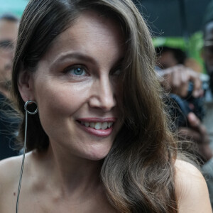 Laetitia Casta - Arrivées au défilé de mode Femmes Printemps/Été 2025 "Courrèges" lors de la fashion week de Paris. Le 25 septembre 2024 © Lucia Sabatelli / Bestimage