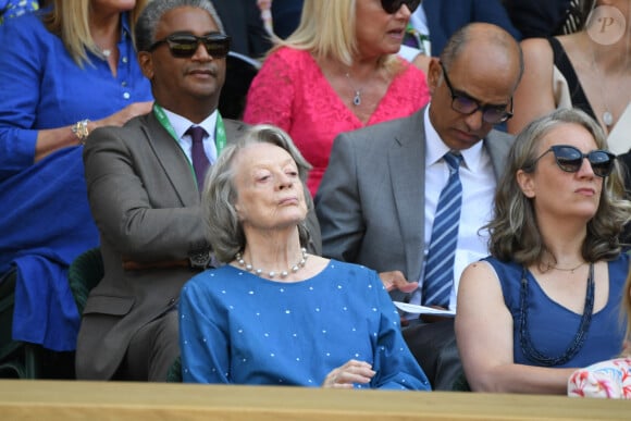 Dame Maggie Smith dans les tribunes lors de la finale dame du tournoi de Wimbledon au All England Lawn Tennis and Croquet Club à Londres, Royaume Uni, le 9 juillet 2022. © Chryslene Caillaud/Panoramic/bestimage  Celebs in the stands during the Wimbledon Championships, Day 13 in London, UK, on July 9th, 2022. 