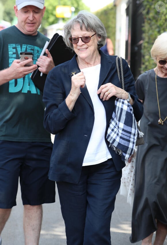 Maggie Smith - Les célébrités assistent au tournoi de Wimbledon à Londres, le 11 juillet 2019.  Celebrities attend day 10 of the Wimbledon Tennis Championships at the All England Lawn Tennis and Croquet Club on July 11, 2019 in London, England. July 11, 2019. 