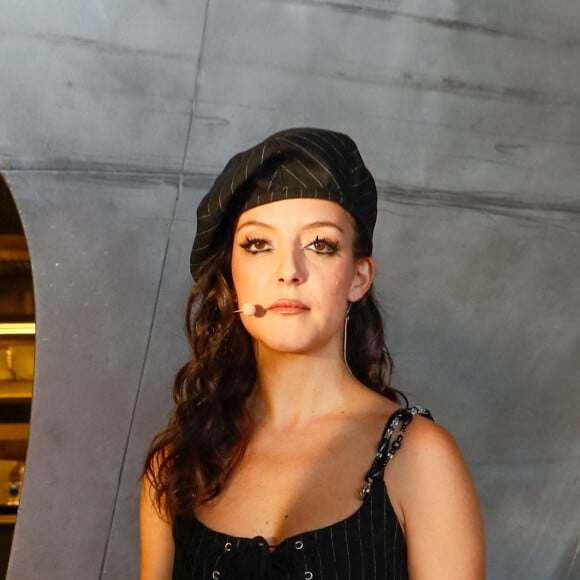 Camille Lellouche au Front Row du défilé de mode féminine Weinsanto printemps-été 2025 lors de la Fashion Week de Paris (PFW), à Paris, France, le 23 septembre 2024. © Christophe Clovis/Bestimage 