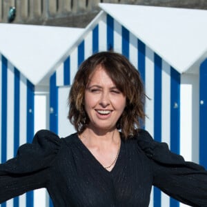 Une reconnexion totale avec la nature qui lui permet d'échapper à la vie parisienne et ses tracas...
Valérie Bonneton au Photocall Eugénie Grandet dans le cadre du 35ème Festival du Film de Cabourg à Cabourg, France, le 10 juin 2021. Photo par Aurore Marechal/ABACAPRESS.COM