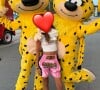 On peut y apercevoir Lila Debbouze, masquée par un emoji coeur et entourée d'un couple de Marsupilamis...
© Instagram de Jamel Debbouze