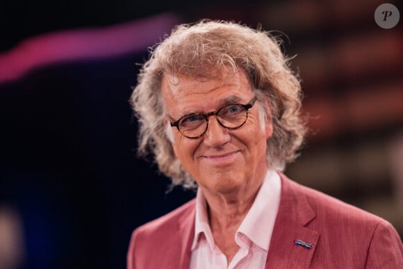 Rhénanie-du-Nord-Westphalie, Cologne : André Rieu, violoniste, chef d'orchestre, arrangeur et producteur de musique néerlandais, se tient dans les studios de la WDR au Bocklem.