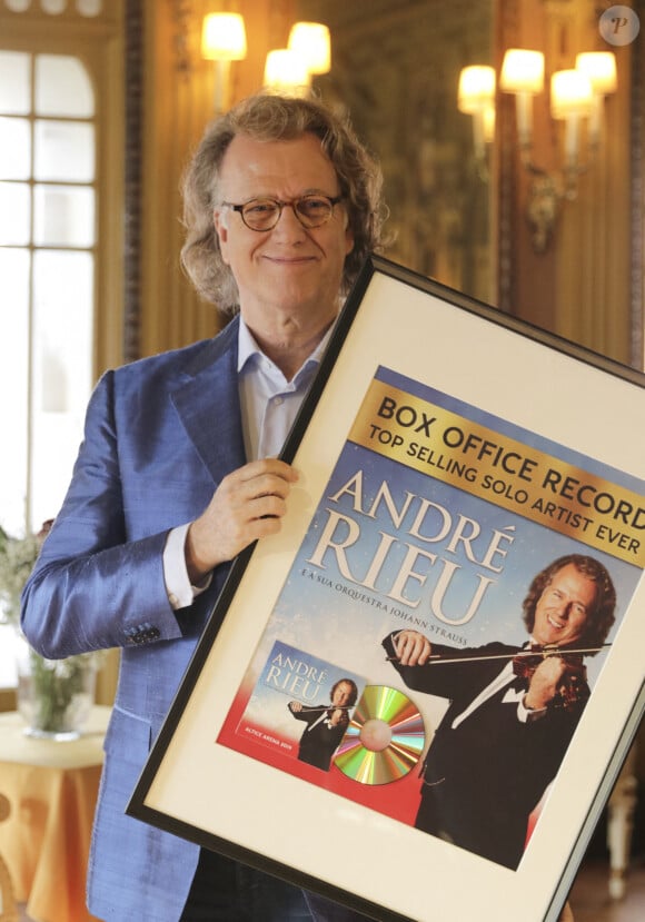 Il est notamment le musicien classique qui vend le plus de disques au monde.Andre Rieu lors d'une conférence de presse à Porto, au Portugal, le 4 février 2019. Photo par Paul Spranger/Globe Images/SPUS/ABACAPRESS.COM