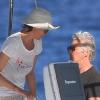 Richard Gere et son épouse Casey Lowell partagent un petit tour sur un voilier, au large de l'île française de Saint-Barthélémy, le samedi 20 mars.