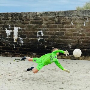 Clémence Castel et son fils passionnéé de foot.©Instagram