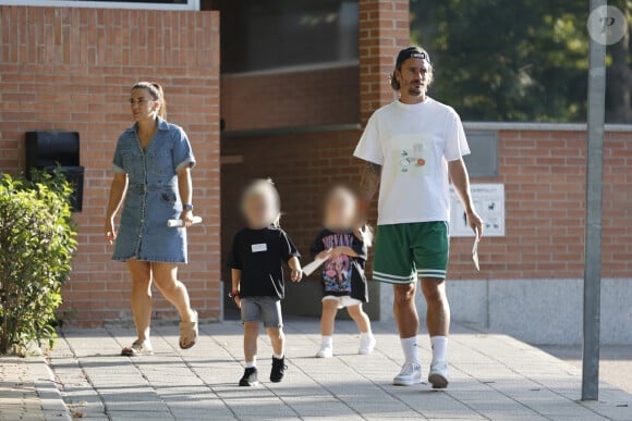 Antoine Griezmann et sa femme Erika accompagnent leurs enfants à l'école, le jour de la rentrée à Madrid en Espagne le 2 septembre 2024.