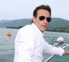 De rares confidences
Exclusif - Rendez-vous avec Anthony Delon, en promenade en Riva sur le lac du Bourget à Aix-les-Bains, à l'occasion de la 3ème Edition du Cinéma Français et de la Gastronomie. Le 8 juin 2024 © Denis Guignebourg / Bestimage 