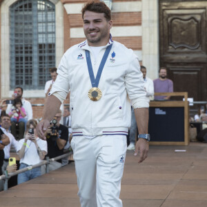 Antoine Dupont - Les Toulousains ont accueilli avec ferveur les athlètes de la Ville rose et de ses alentours, après leur performance aux Jeux Olympiques de Paris 2024 sur la place du Capitole le 18 septembre 2024. © Frédéric Maligne/Bestimage