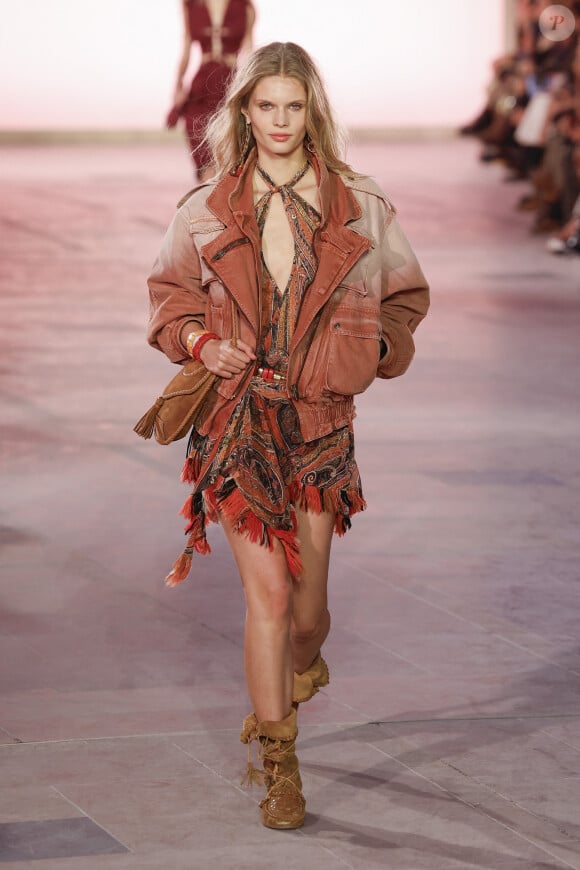 Défilé de mode "Isabel Marant" prêt à porter printemps / été 2025 lors de la fashion week à Paris (PFW) le 29 septembre 2024. 