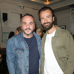 Ils sont parents d'une petite Louise, née en 2022
François-Xavier Demaison et Amaury de Crayencour - Générale de la pièce "Ring" (Variations du couple) suivie d'un cocktail au théâtre de l'Oeuvre à Paris le 20 septembre 2024. © Coadic Guirec / Bestimage 