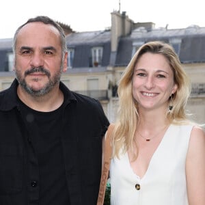 François-Xavier a récemment joué son premier rôle principal dans Le Négociateur sur TF1
François-Xavier Demaison et sa femme Anaïs Tihay - Inauguration du Rooftop "Le Marta - Jardin suspendu" au sommet de l'hôtel Barrière Fouquet's à Paris le 26 juin 2024. © Coadic Guirec / Bestimage 