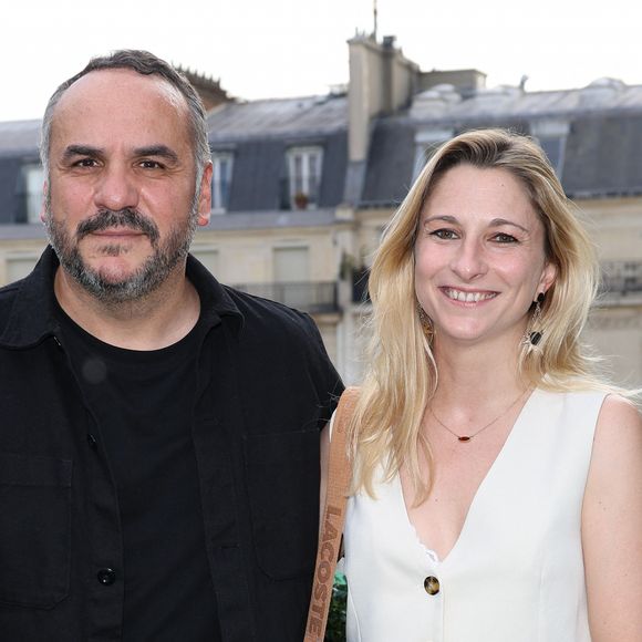 François-Xavier a récemment joué son premier rôle principal dans Le Négociateur sur TF1
François-Xavier Demaison et sa femme Anaïs Tihay - Inauguration du Rooftop "Le Marta - Jardin suspendu" au sommet de l'hôtel Barrière Fouquet's à Paris le 26 juin 2024. © Coadic Guirec / Bestimage 