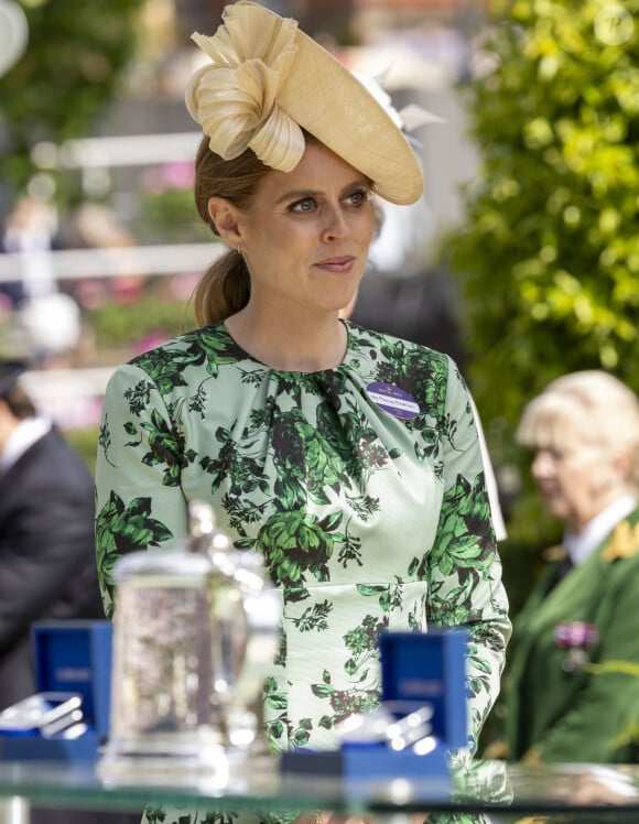 La duchesse d'York a partagé des photos touchantes de Beatrice avec sa fille Sienna, tout en cachant son visage
La princesse Beatrice d'York - Les membres de la famille royale d'Angleterre assistent à la course hippique Royal Ascot © Goff / Bestimage