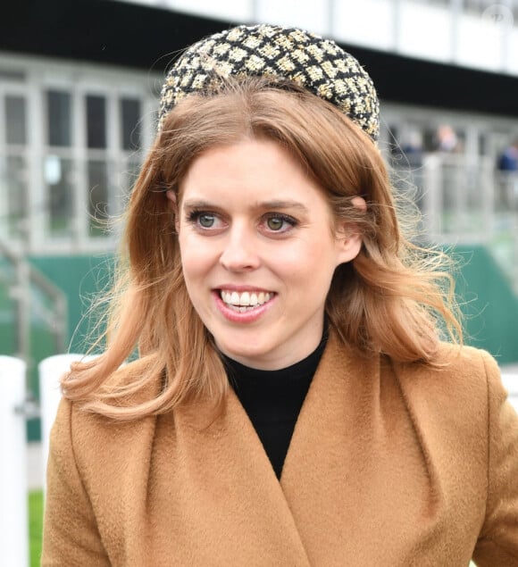 L'annonce a été faite sur les réseaux sociaux de la famille royale britannique le 1er octobre
La princesse Beatrice - Les membres de la famille royale britannique au festival hippique de Cheltenham