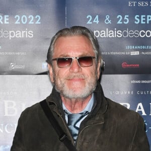 Tchéky Karyo - Triomphe ce week-end pour les deux représentations Parisiennes du Grand Bleu en Ciné-concert au Palais des Congrès à Paris le 25 septembre 2022. De nombreuses personnalités sont venues applaudir É.serra et ses musiciens. Actuellement en Tournée dans toute la France. © Coadic Guirec/Bestimage