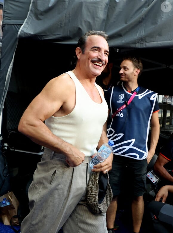 Il est annoncé dans un film passionnant sur une figure de la collaboration française, Jean Luchaire.
Jean Dujardin - Cérémonie d'ouverture de la Coupe du Monde de Rugby France 2023 avant le match de la Poule A entre la France et la Nouvelle-Zélande au Stade de France à Saint-Denis le 8 septembre 2023. © Dominique Jacovides/Bestimage