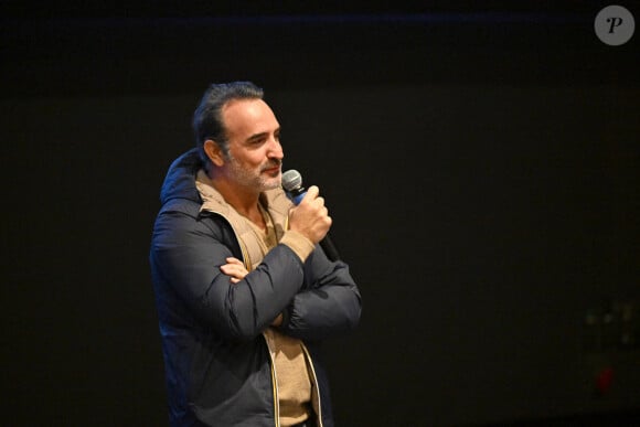 Jean Dujardin lors de l'avant-première du film "Les Chemins Noirs", dans lequel il a le rôle principal, réalisé par Denis Imbert, au cinéma Pathé Gare du Sud à Nice, le 26 janvier 2023. Ce film adapté d’un roman de Sylvain Tesson, raconte le voyage d’un écrivain à travers la France rurale, du Mercantour au Cotentin. Il sortira en salle le 22 mars. © Bruno Bebert/Bestimage